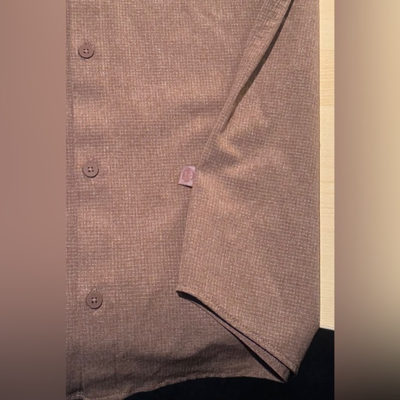 Lululemon SS Button Down Men
Sz L - Picture 5 of 7